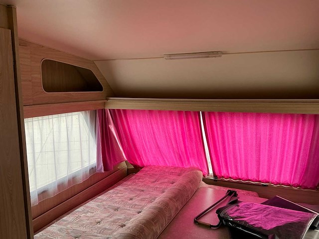 1990 beyerland vitesse 4038 caravan - afbeelding 8 van  25