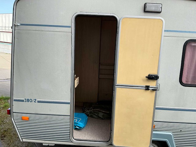 1990 beyerland vitesse 4038 caravan - afbeelding 24 van  25
