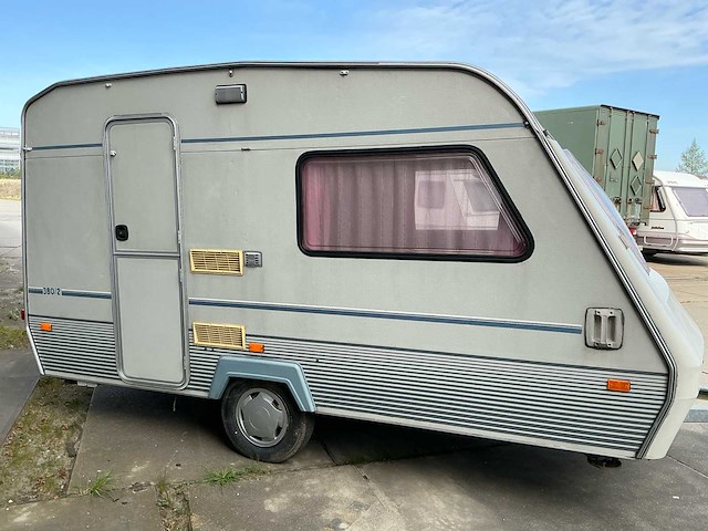 1990 beyerland vitesse 4038 caravan - afbeelding 11 van  12
