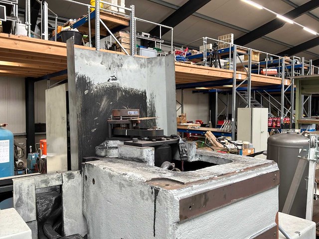 1990 bridgeport vmc interact 308 cnc freesmachine - afbeelding 11 van  13
