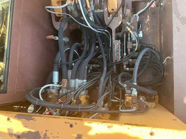 1990 case 688-p banden graafmachine - afbeelding 37 van  38