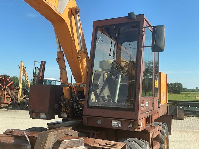 1990 case 688-p banden graafmachine - afbeelding 10 van  36