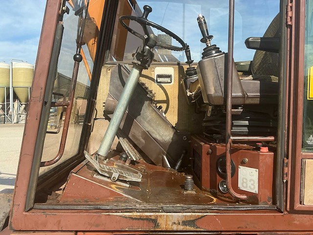 1990 case 688-p banden graafmachine - afbeelding 16 van  36