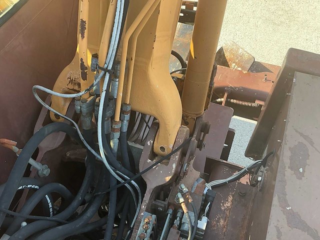 1990 case 688-p banden graafmachine - afbeelding 28 van  36