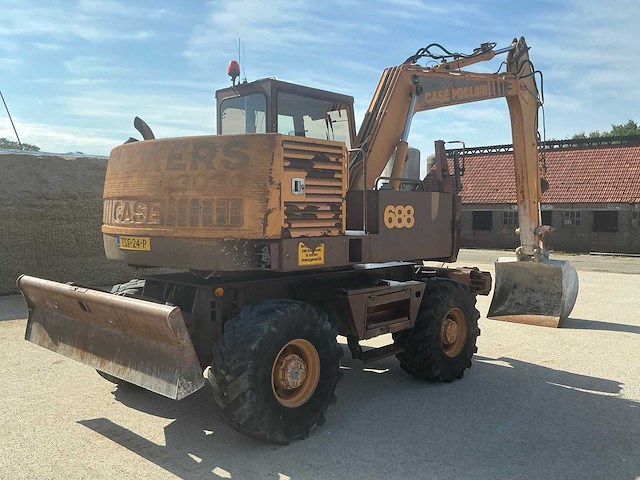 1990 case 688-p banden graafmachine - afbeelding 30 van  36