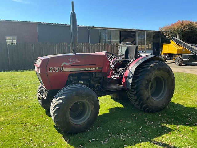 1990 case ih 2130 - vierwielaangedreven landbouwtractor - afbeelding 1 van  26
