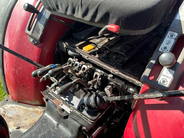 1990 case ih 2130 - vierwielaangedreven landbouwtractor - afbeelding 11 van  26