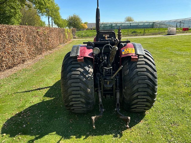 1990 case ih 2130 - vierwielaangedreven landbouwtractor - afbeelding 23 van  26