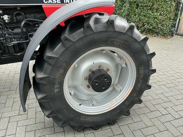 1990 case international 1056xl vierwielaangedreven landbouwtractor - afbeelding 15 van  74