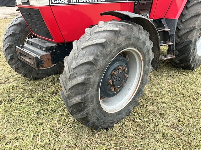 1990 case international 5130 vierwielaangedreven landbouwtractor - afbeelding 2 van  28