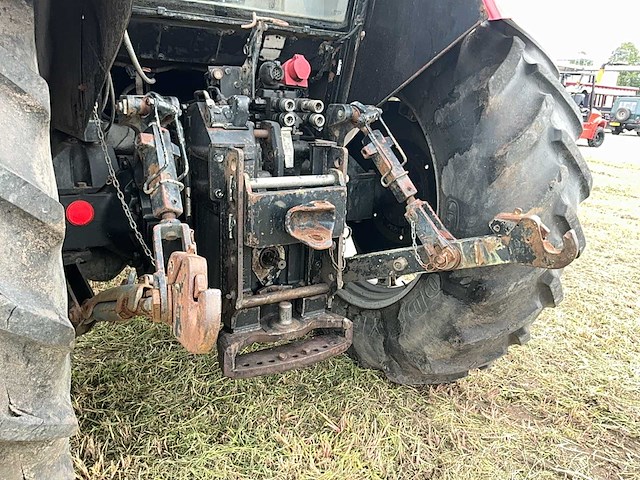 1990 case international 5130 vierwielaangedreven landbouwtractor - afbeelding 9 van  28