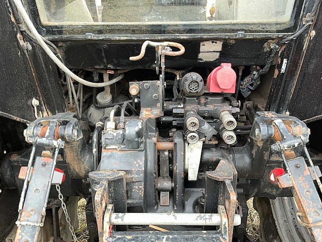 1990 case international 5130 vierwielaangedreven landbouwtractor - afbeelding 10 van  28