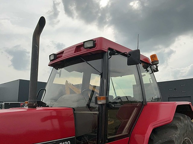 1990 case international 5130 vierwielaangedreven landbouwtractor - afbeelding 13 van  28