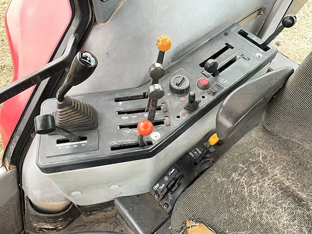 1990 case international 5130 vierwielaangedreven landbouwtractor - afbeelding 18 van  28