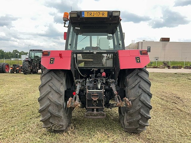 1990 case international 5130 vierwielaangedreven landbouwtractor - afbeelding 25 van  28