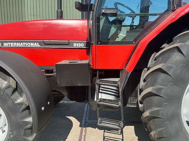 1990 case international 5130 vierwielaangedreven landbouwtractor - afbeelding 4 van  18