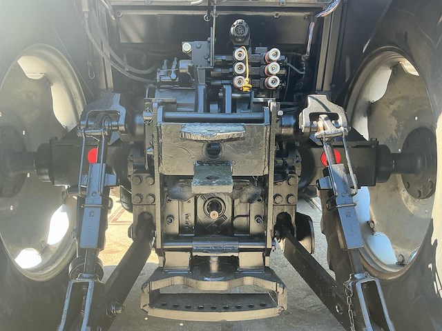 1990 case international 5130 vierwielaangedreven landbouwtractor - afbeelding 5 van  18