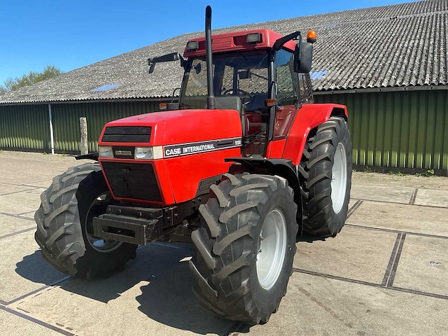 1990 case international 5130 vierwielaangedreven landbouwtractor - afbeelding 1 van  18