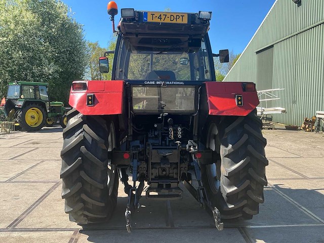 1990 case international 5130 vierwielaangedreven landbouwtractor - afbeelding 16 van  18