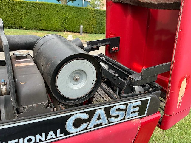 1990 case international 844xl vierwielaangedreven landbouwtractor - afbeelding 24 van  25