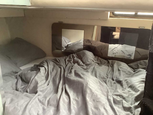 1990 century grand shadow grande 33 motorjacht - afbeelding 3 van  16