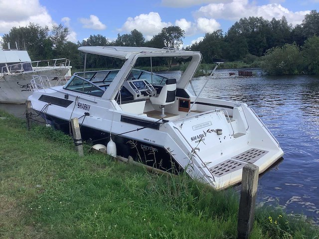 1990 century grand shadow grande 33 motorjacht - afbeelding 10 van  16