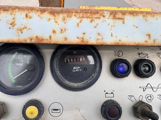 1990 demag df60c asfalteermachine - afbeelding 10 van  15