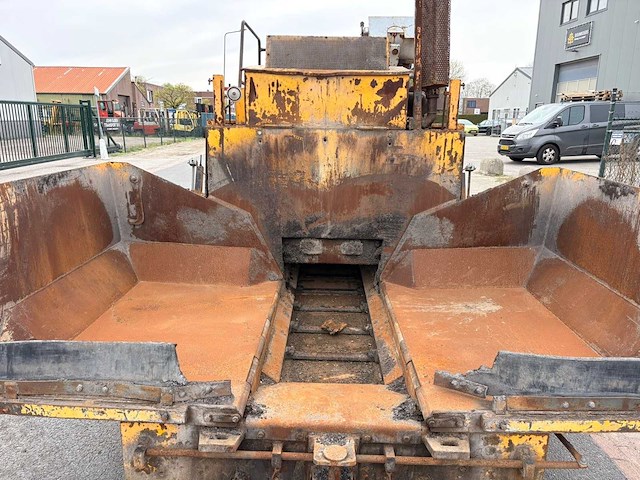 1990 demag df60c asfalteermachine - afbeelding 13 van  15