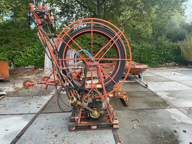 1990 douven drainage-reinigingsmachine / drainagespuit met slanghaspel en aftakasaandrijving - afbeelding 1 van  7