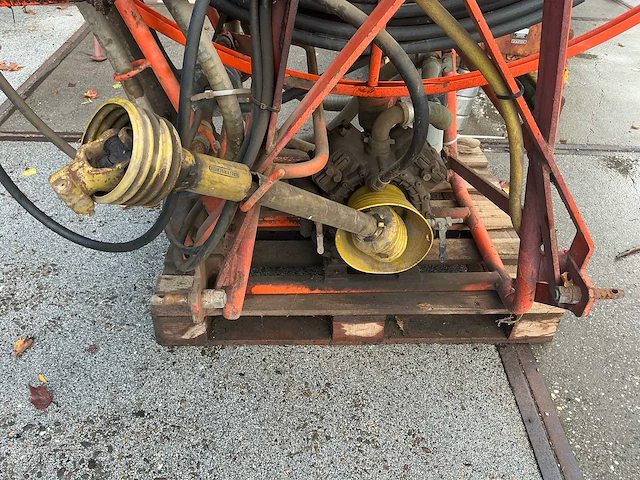 1990 douven drainage-reinigingsmachine / drainagespuit met slanghaspel en aftakasaandrijving - afbeelding 3 van  7