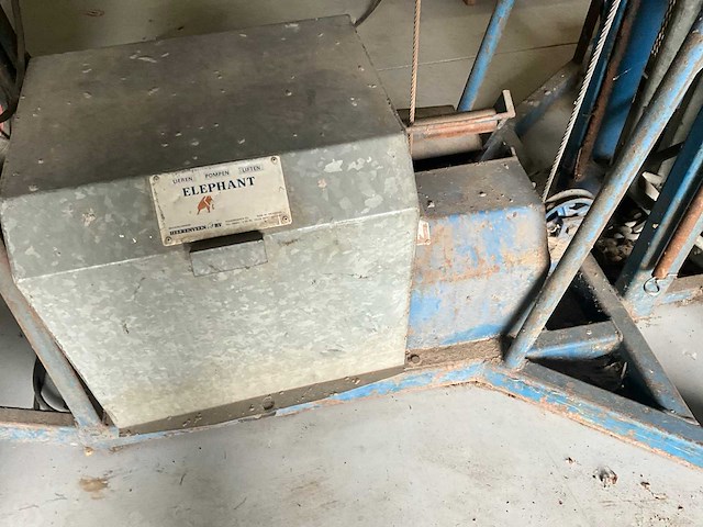 1990 elephant lh200a bouwlift - afbeelding 1 van  4