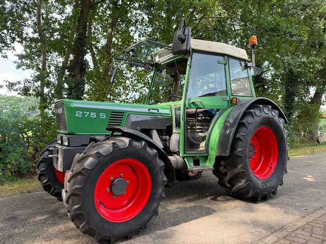 1990 fendt 275 s vierwielaangedreven landbouwtractor - afbeelding 1 van  10