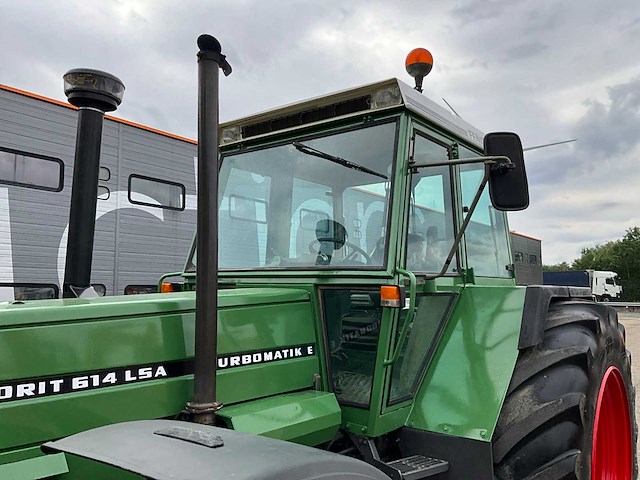 1990 fendt favorit 614lsa turbomatic e vierwielaangedreven landbouwtractor - afbeelding 11 van  43