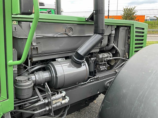 1990 fendt favorit 614lsa turbomatic e vierwielaangedreven landbouwtractor - afbeelding 1 van  2