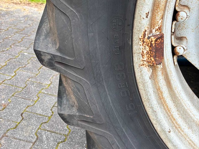 1990 ford 6410 gen iii - vierwielaangedreven landbouwtractor - afbeelding 4 van  16