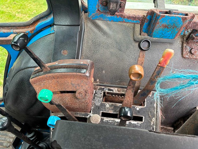 1990 ford 6410 gen iii - vierwielaangedreven landbouwtractor - afbeelding 27 van  39