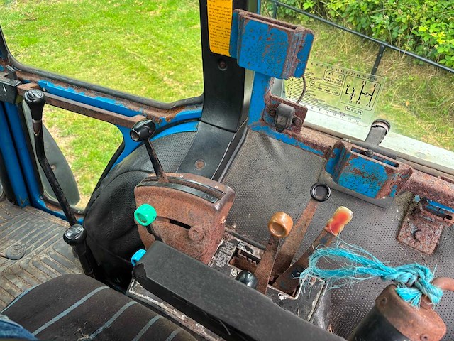 1990 ford 6410 gen iii - vierwielaangedreven landbouwtractor - afbeelding 28 van  39