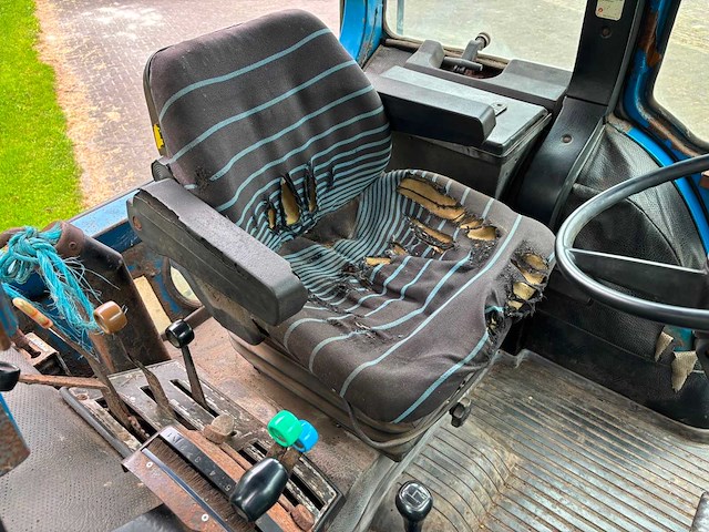 1990 ford 6410 gen iii - vierwielaangedreven landbouwtractor - afbeelding 32 van  39