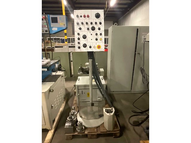 1990 hauser s3 dr coördinatenslijpmachine - afbeelding 8 van  39
