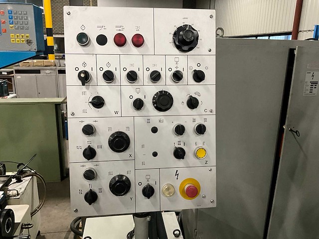1990 hauser s3 dr coördinatenslijpmachine - afbeelding 33 van  39