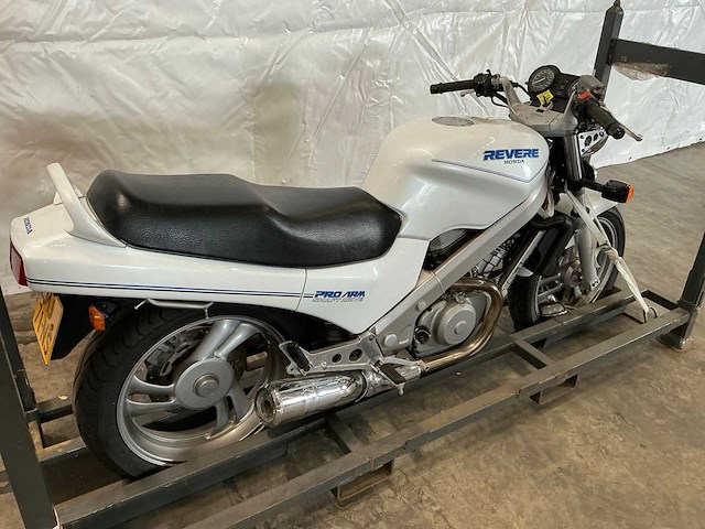 1990 honda tour ntv 650 revere motorfiets - afbeelding 1 van  7