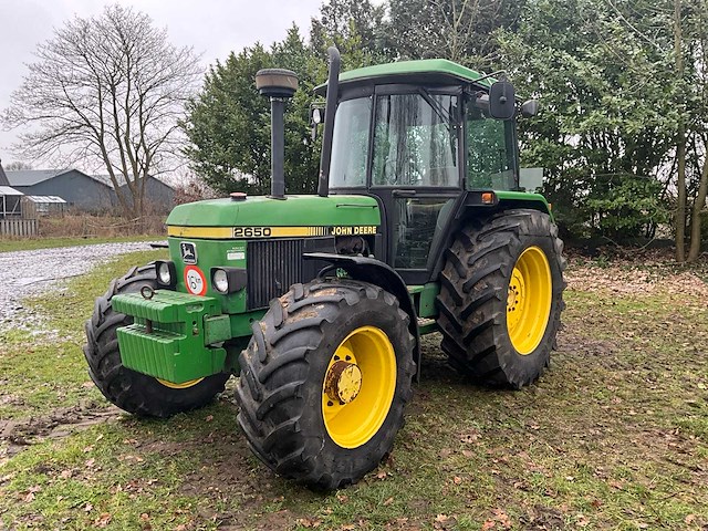 1990 john deere 2650 vierwielaangedreven landbouwtractor - afbeelding 1 van  35