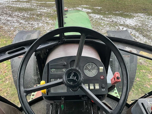 1990 john deere 2650 vierwielaangedreven landbouwtractor - afbeelding 21 van  35