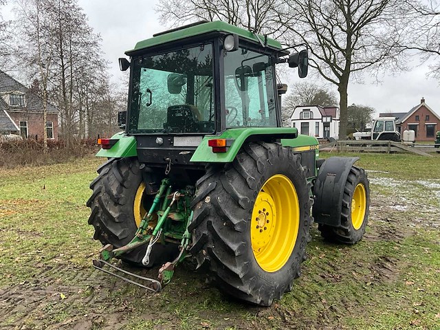 1990 john deere 2650 vierwielaangedreven landbouwtractor - afbeelding 32 van  35