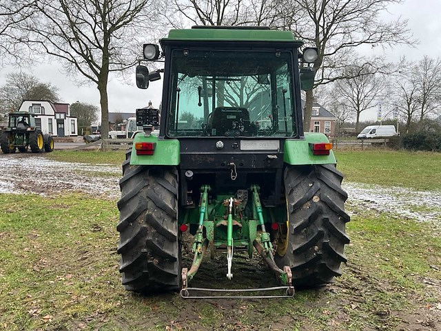 1990 john deere 2650 vierwielaangedreven landbouwtractor - afbeelding 33 van  35