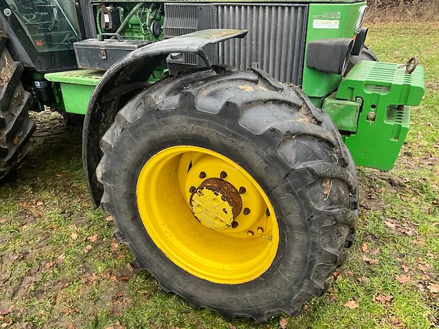 1990 john deere 2650 vierwielaangedreven landbouwtractor - afbeelding 23 van  34