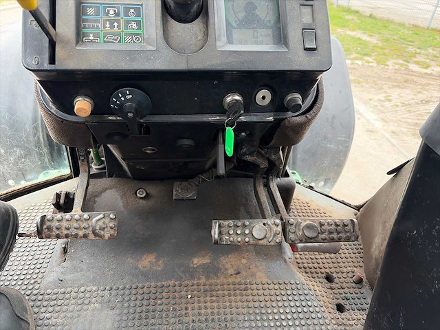 1990 john deere 4055 vierwielaangedreven landbouwtractor - afbeelding 19 van  22