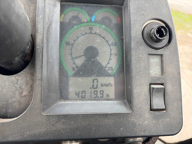 1990 john deere 4055 vierwielaangedreven landbouwtractor - afbeelding 6 van  10