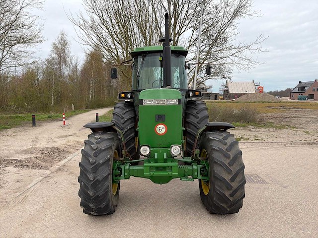 1990 john deere 4055 vierwielaangedreven landbouwtractor - afbeelding 5 van  10