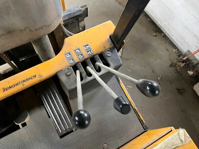 1990 jungheinrich ef6.0 12.5 vorkheftruck - afbeelding 16 van  18